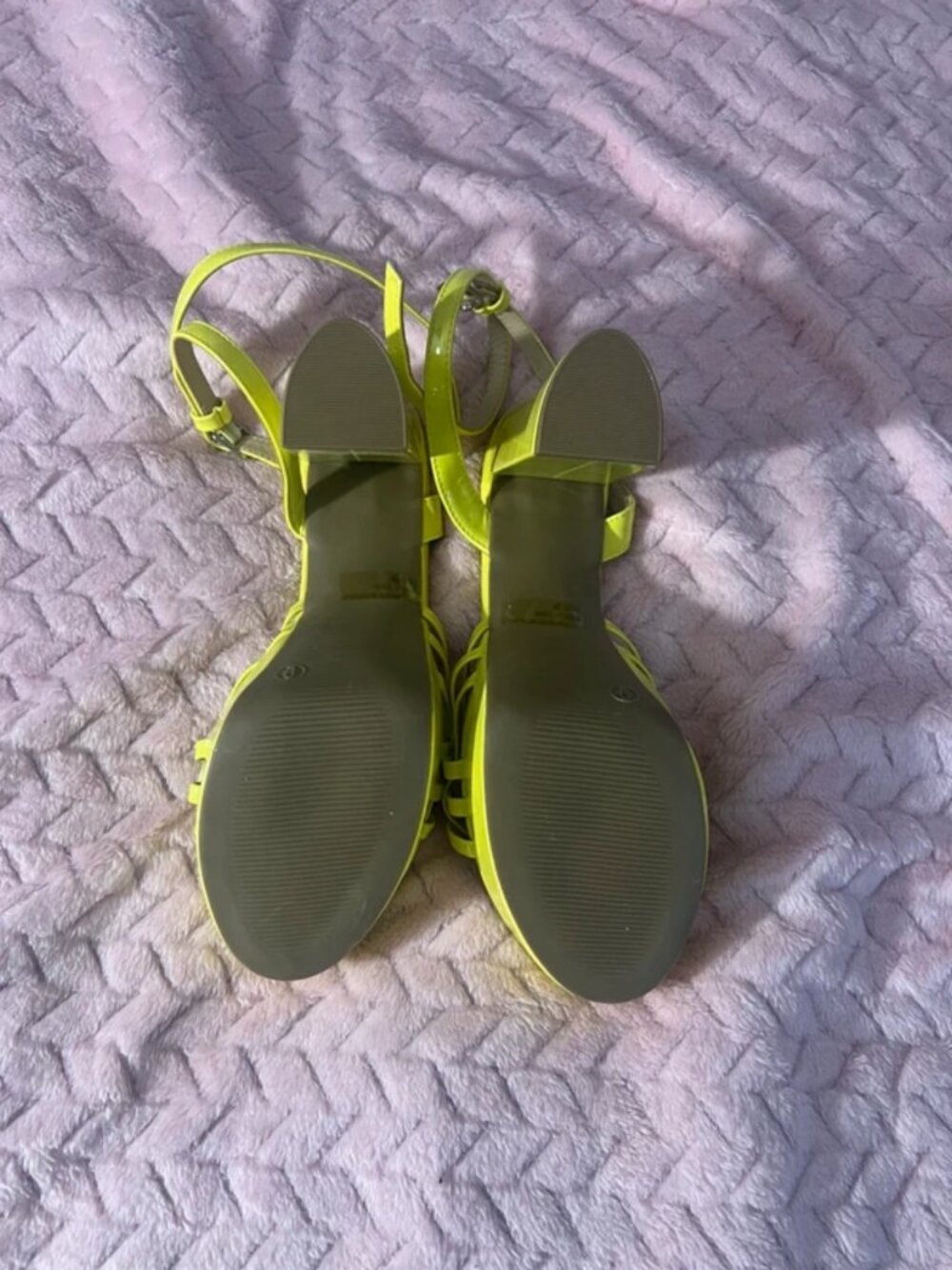 Heels - Picture 2 of 2